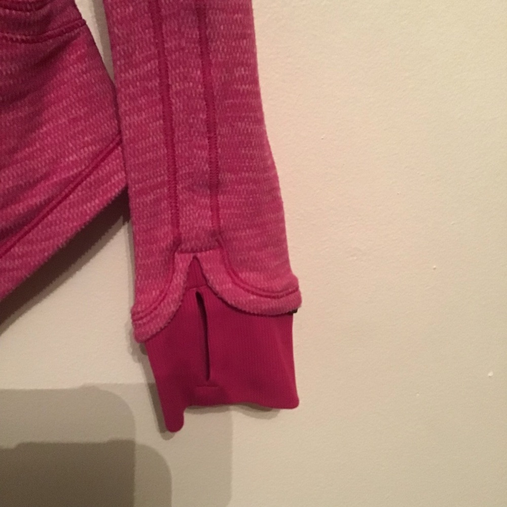 NWOT Lululemon Base Runner 1/2 Zip
Mini Check Pique Raspberry / Raspberry - Picture 13 of 16